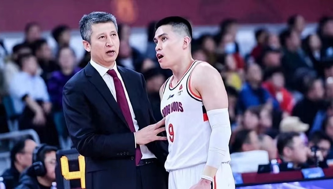 上海男篮不敌广州队，连胜终结