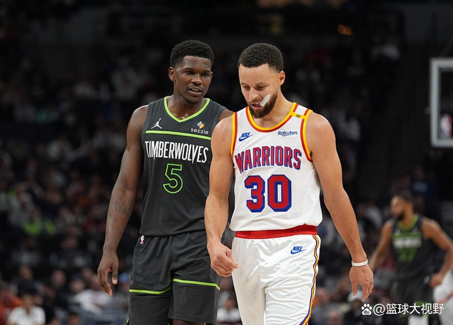 一场激烈的比赛即将在赛场上展开