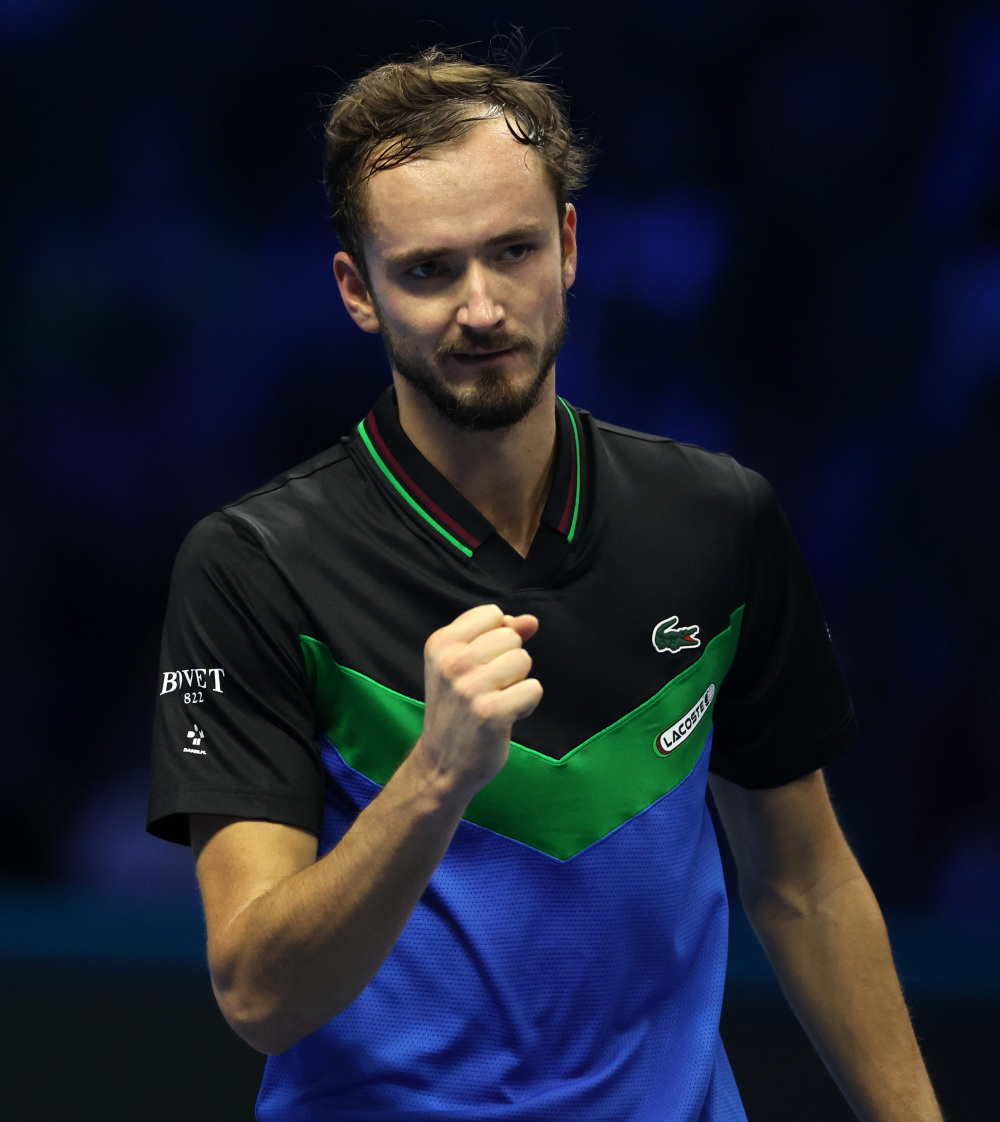 温网鏖战ATP总决赛，梅德韦杰夫扛起全队