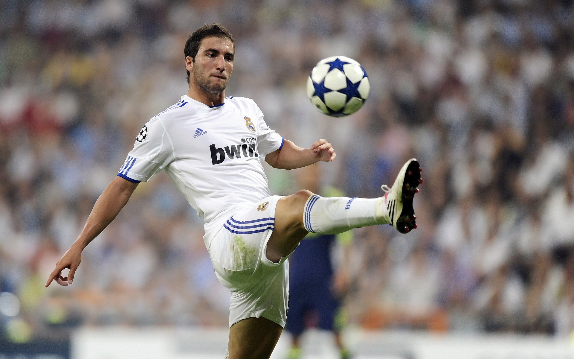 北欧风暴席卷巴黎,波尔一锤定音,瑞典队碾压法国队震惊足坛