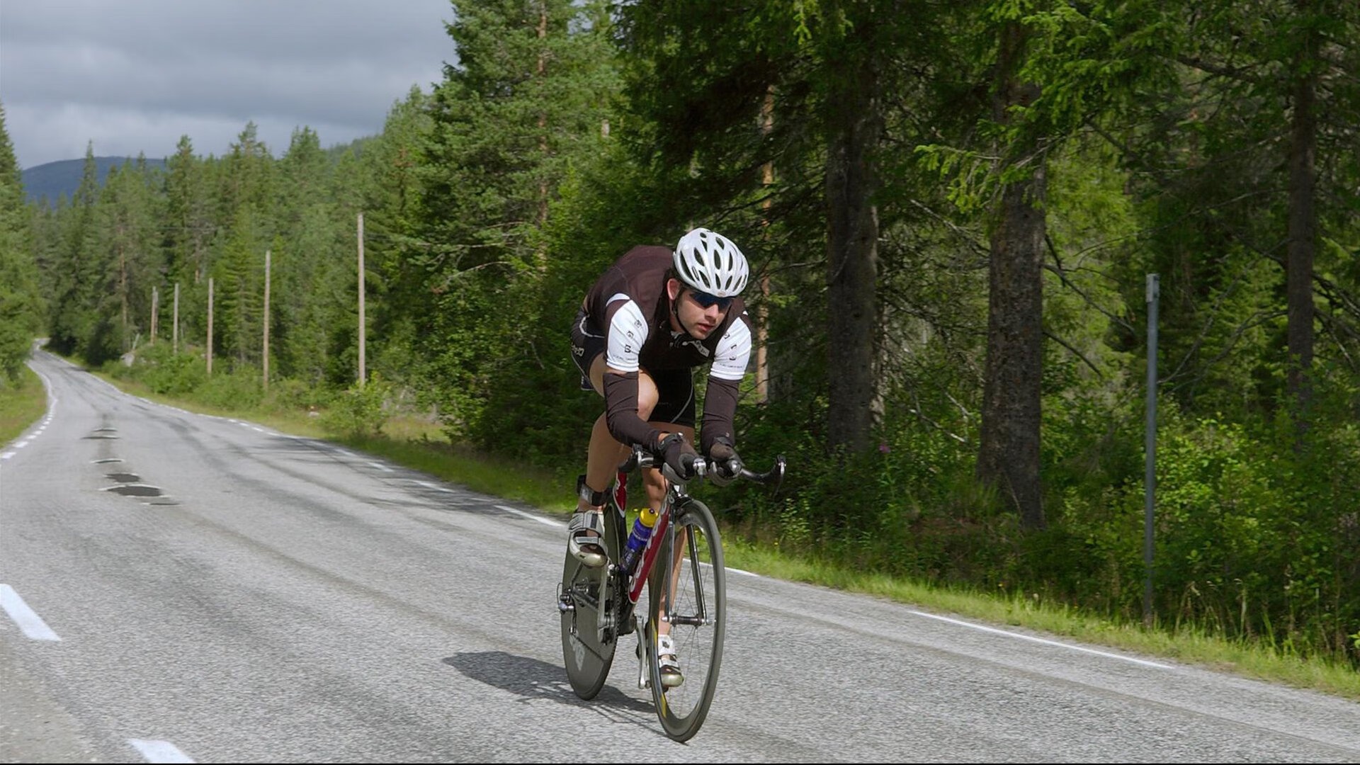 格纳布里闪耀，荷兰军团完胜多特蒙德，一场战术与意志的胜利